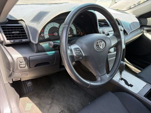 Used 2009 Toyota Camry SE FWD image 12