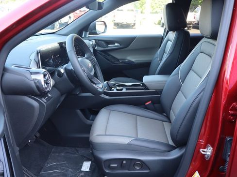 New 2027 Chevrolet Equinox LT w/ Convenience Package II FWD image 5