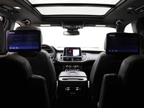 Used 2023 GMC Yukon XL AT4 w/ AT4 Premium Package image 18