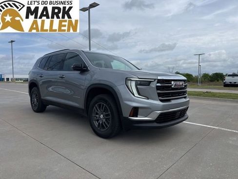 Used 2025 GMC Acadia Elevation image 1