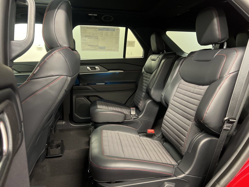 New 2026 Ford Explorer ST-Line w/ ST-Line Street Pack AWD/4WD image 33