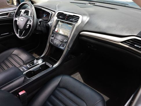 Used 2019 Ford Fusion SEL FWD image 18