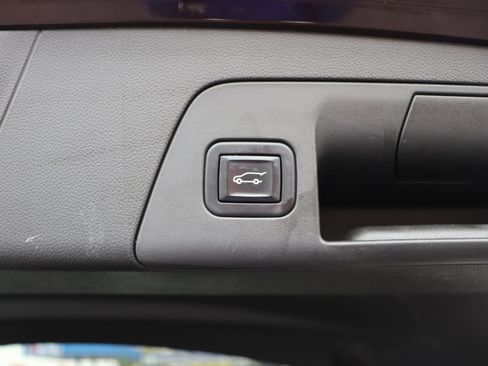 Used 2022 Buick Envision Avenir w/ Technology Package II image 64