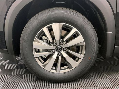 Certified 2025 Nissan Pathfinder SL image 8