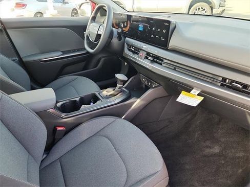 New 2025 Kia K4 LXS image 15