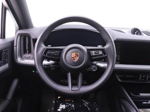 Used 2026 Porsche Cayenne Coupe AWD/4WD image 22