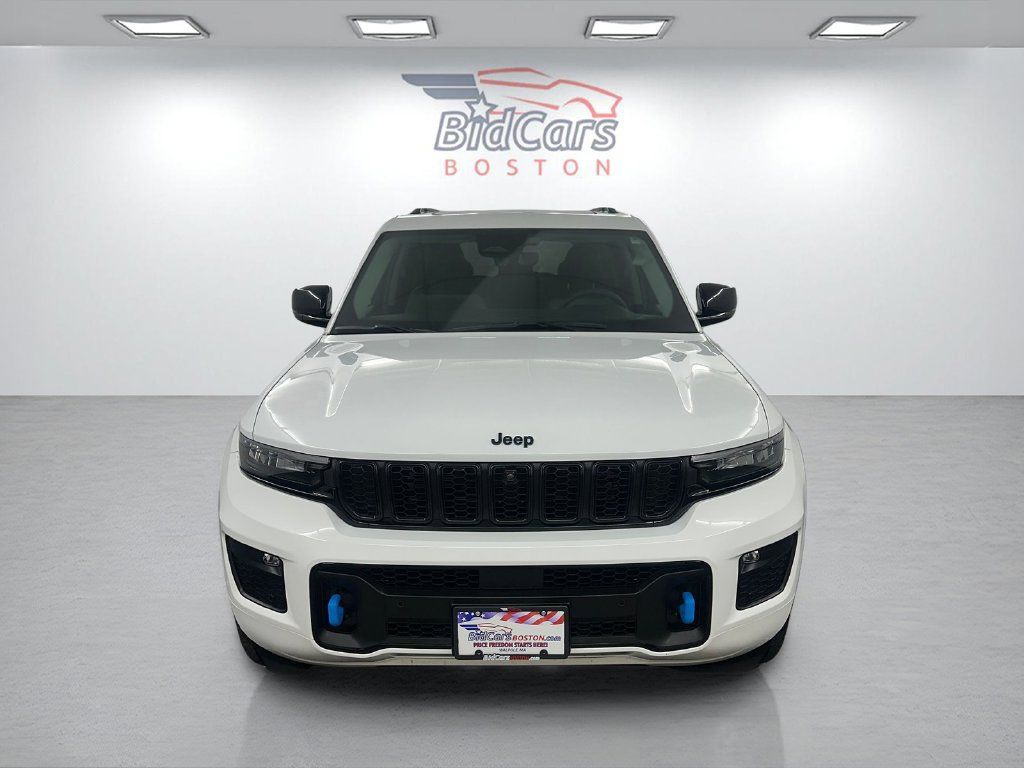 Used 2023 Jeep Grand Cherokee 30th Anniversary AWD/4WD image 2