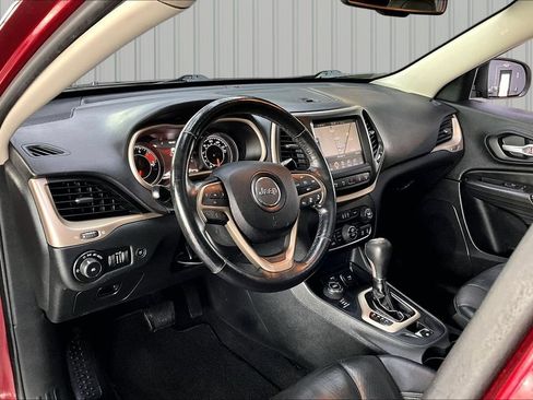 Used 2016 Jeep Cherokee Limited w/ Luxury Group AWD/4WD image 16