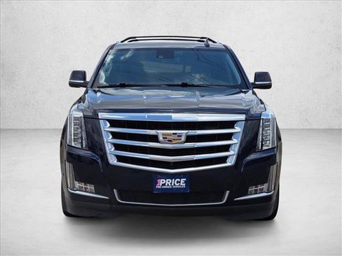 Used 2018 Cadillac Escalade Premium Luxury AWD/4WD image 2