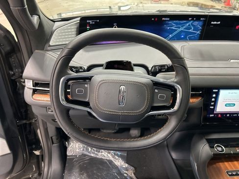 New 2026 Lincoln Navigator L Black Label AWD/4WD image 15