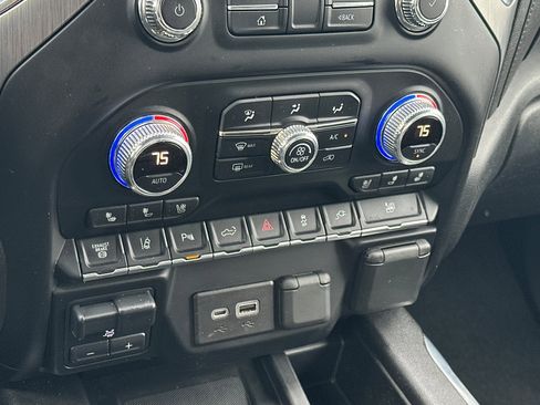 Used 2020 GMC Sierra 3500 Denali w/ Denali Ultimate Package image 20