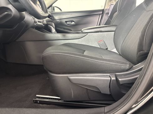 Used 2024 Nissan Sentra SV FWD image 21