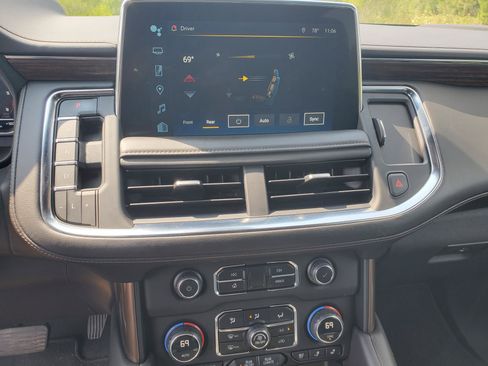 Used 2023 Chevrolet Suburban High Country AWD/4WD image 36