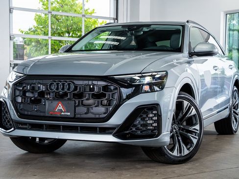 Used 2024 Audi Q8 Premium Plus w/ Premium Plus Package image 2