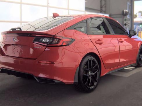 Used 2024 Honda Civic Sport image 3