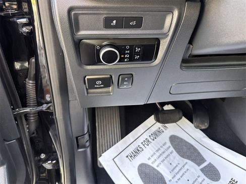 Used 2024 Ford Expedition Max XLT image 18