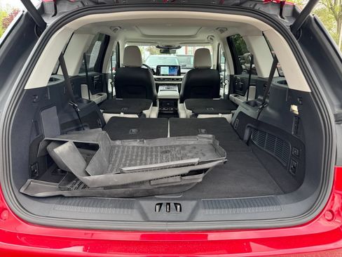 Used 2025 Lincoln Aviator AWD w/ Equipment Group 101A image 11
