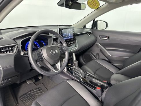 Certified 2022 Toyota Corolla Cross XLE image 12