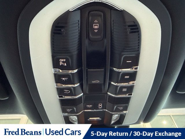 Used 2018 Porsche Macan AWD/4WD image 30