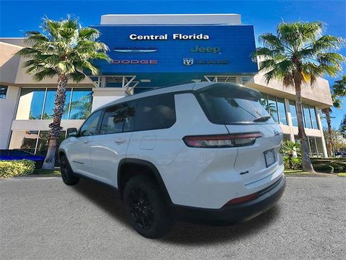 Certified 2024 Jeep Grand Cherokee L Laredo image 7