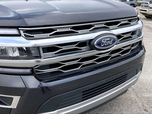 Used 2024 Ford Expedition Platinum AWD/4WD image 34