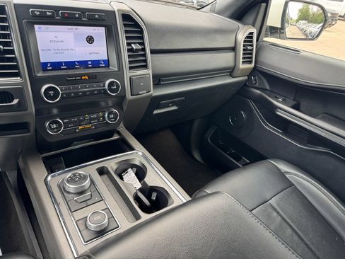 Used 2020 Ford Expedition XLT w/ Equipment Group 201A AWD/4WD image 27