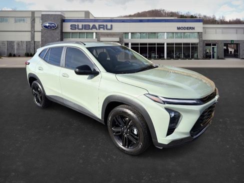 Used 2025 Chevrolet Trax ACTIV w/ Driver Confidence Package image 3