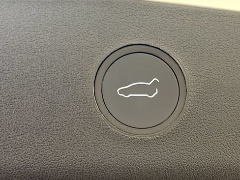 Used 2022 Tesla Model 3 RWD image 9