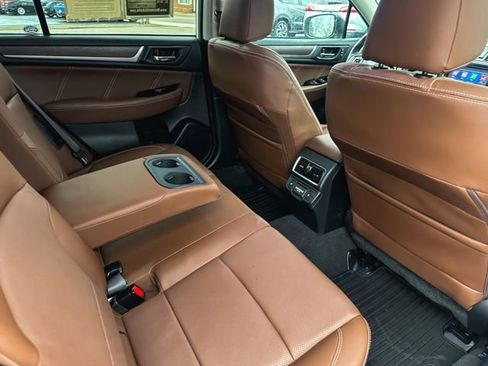 Used 2018 Subaru Outback 3.6R Touring image 22