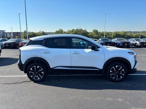 Used 2026 Nissan Kicks SV w/ Cold Weather Package AWD/4WD image 2