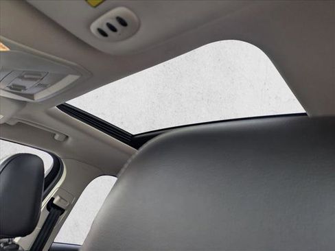 Used 2017 Ford Escape Titanium image 16