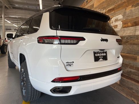 New 2025 Jeep Grand Cherokee L Summit image 15