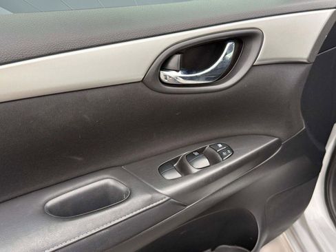 Used 2019 Nissan Sentra S image 12