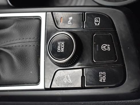 Used 2025 Kia Sportage LX FWD image 33
