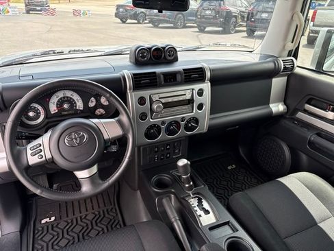 Used 2007 Toyota FJ Cruiser 4WD image 13