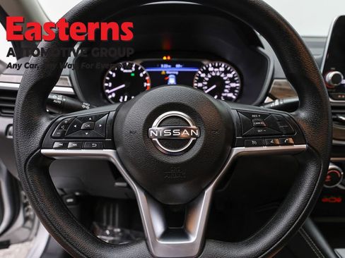 Used 2023 Nissan Altima 2.5 SV AWD/4WD image 10