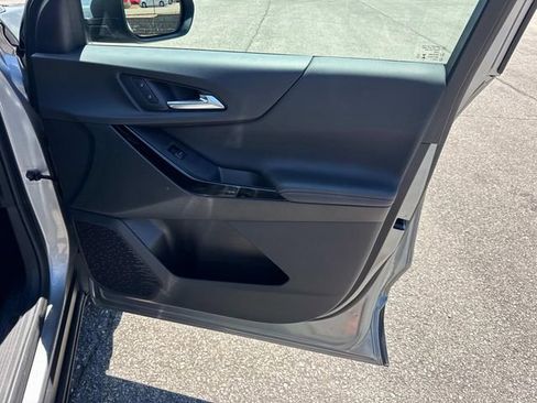 Used 2025 Chevrolet Equinox LT w/ Safety and Technology Package FWD image 23