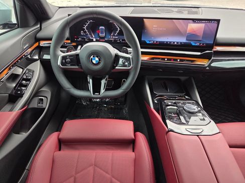Used 2027 BMW 530i w/ M Sport Package RWD image 8
