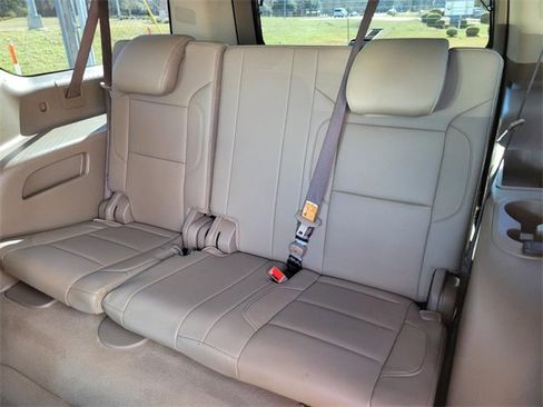 Used 2019 Chevrolet Suburban Premier image 20