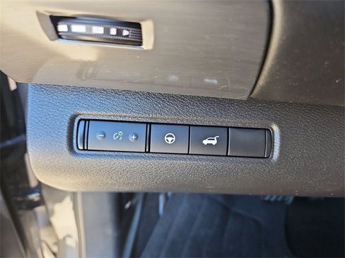 Used 2023 Nissan Pathfinder SL image 18