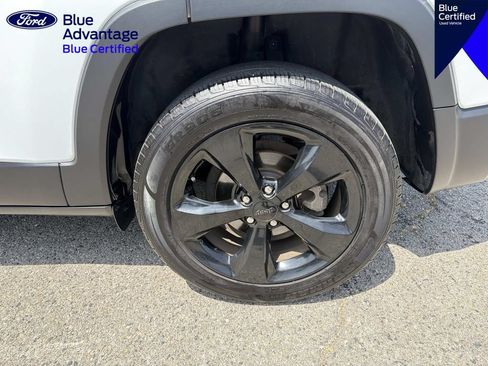 Used 2020 Jeep Cherokee Latitude Plus FWD image 8