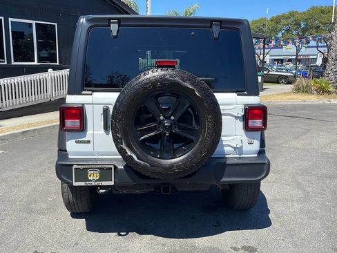 Used 2022 Jeep Wrangler Unlimited Sport AWD/4WD image 7