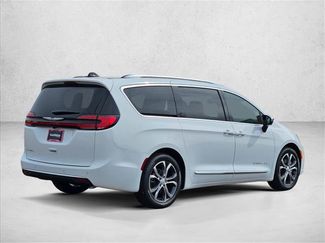 New 2026 Chrysler Pacifica Pinnacle FWD video 2