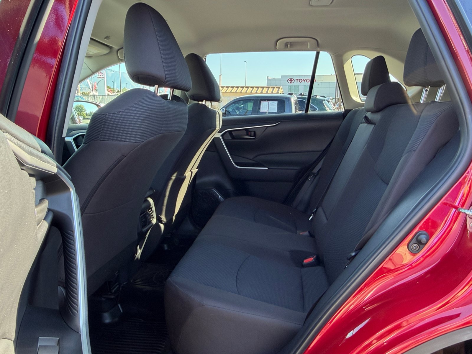 Used 2025 Toyota RAV4 LE AWD/4WD image 25