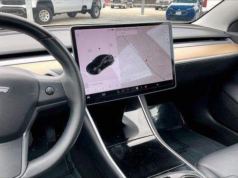 Used 2018 Tesla Model 3 Long Range image 6