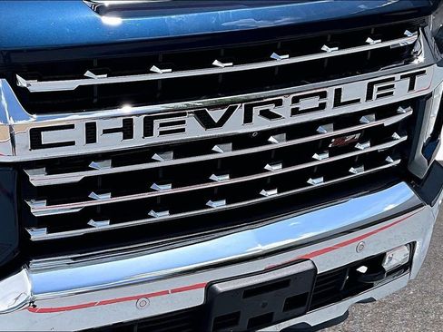 Used 2020 Chevrolet Silverado 2500 LTZ w/ LTZ Premium Package AWD/4WD image 35