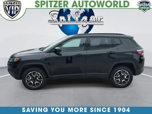 Used 2024 Jeep Compass Trailhawk AWD/4WD image 6