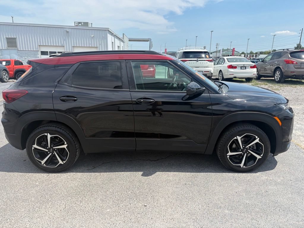 Used 2023 Chevrolet TrailBlazer RS w/ Sun and Liftgate Package AWD/4WD image 3