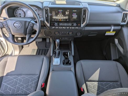 New 2025 Nissan Frontier SV image 17