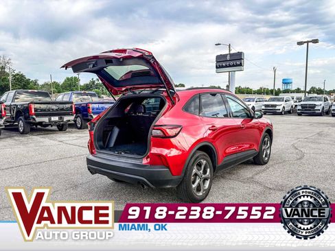 Used 2025 Ford Escape ST-Line AWD/4WD image 16
